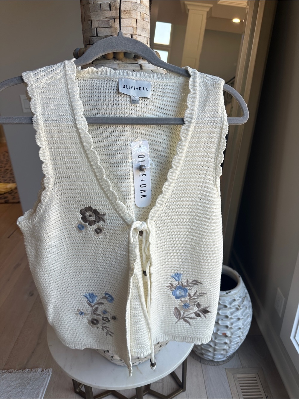 Olive & Oak Cream Knit Floral Tie Vest